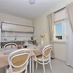 Apartmani Peric Meka Draga أوبروفاتش