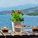 Apartmani Peric Meka Draga * أوبروفاتش