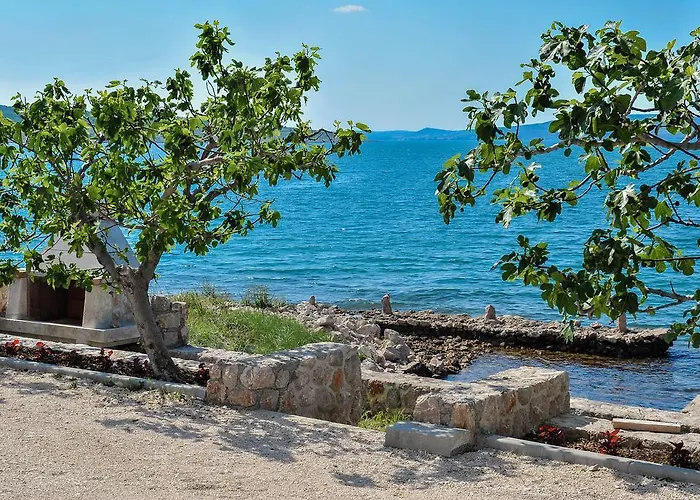 Апартаменты Peric Meka Draga Обровац